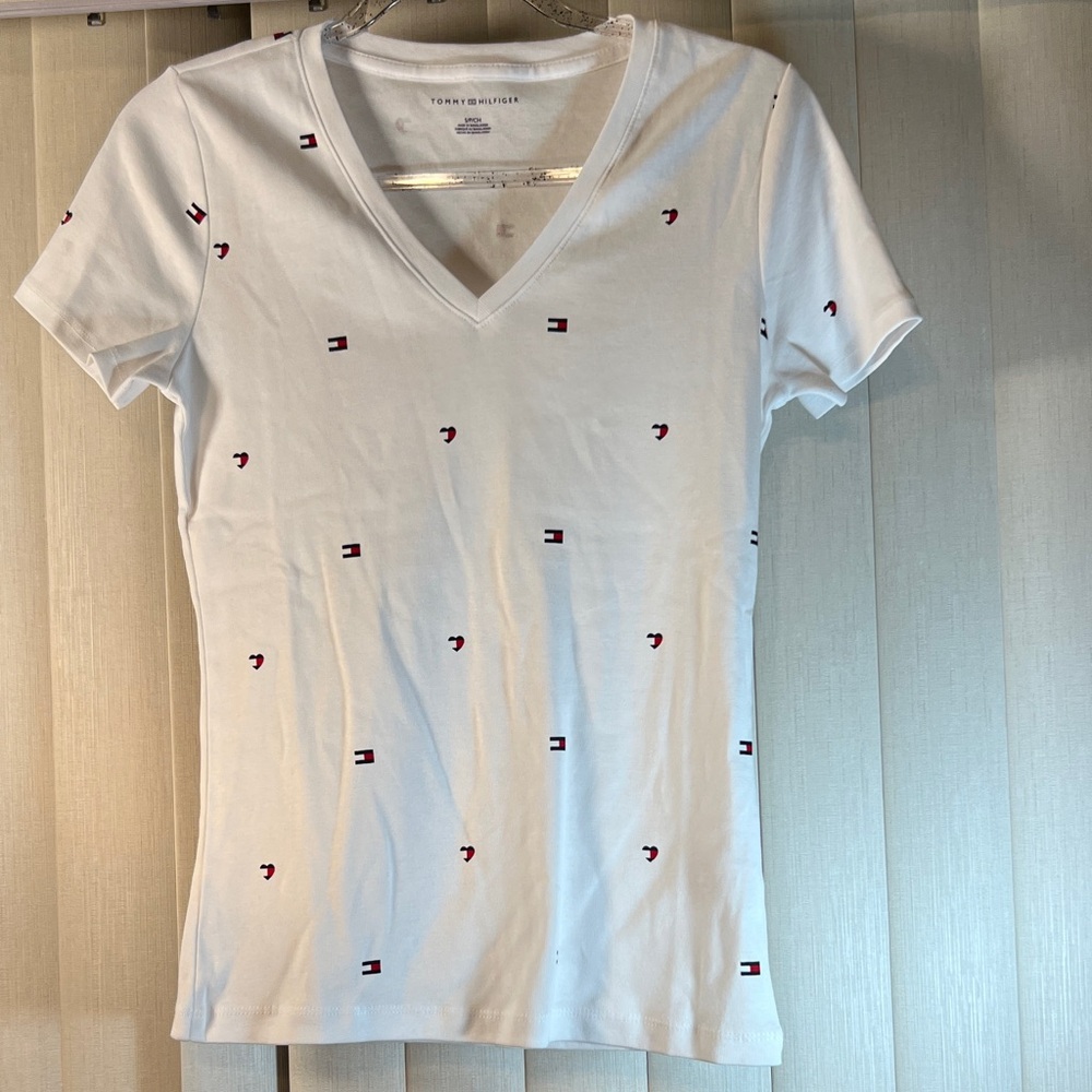 Tommy Hilfiger Women's V-Neck White Tee with Logo